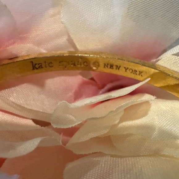 KATE SPADE Thin Dainty BANGLE Cuff BRACELET | Kelly Green Enamel & Gold - Picture 4 of 5